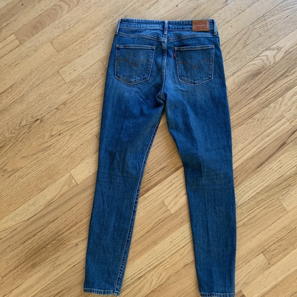 Anthropologie Levi’s 721 High Rise Skinny Jeans Rose Embroidered 29 x 30 - Picture 16 of 16